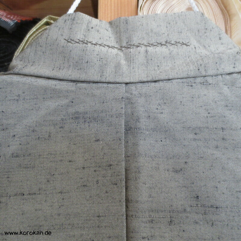 helle Haori Kimono Tsumugi Seiden Jacke, handgemaltes Drachenfutter