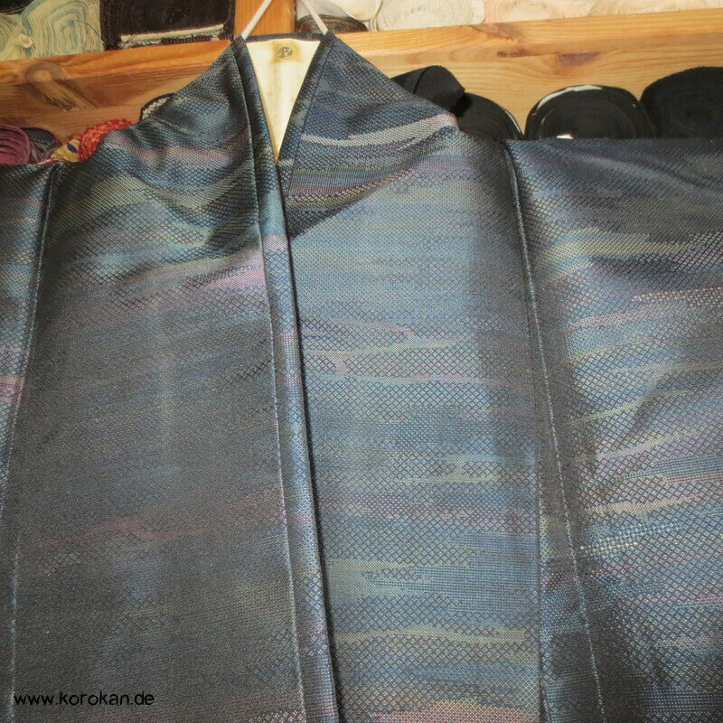 Jacquard gewebte dunkle Nebelschwaden Tsumugi Seiden Kimono, Japan