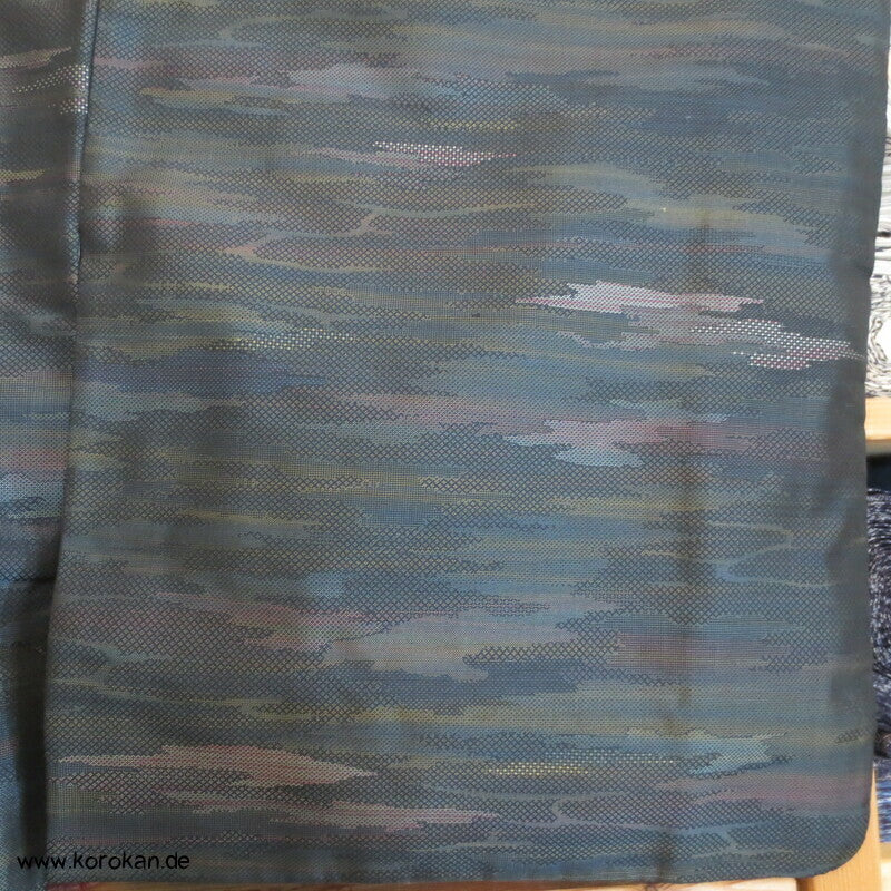 Jacquard gewebte dunkle Nebelschwaden Tsumugi Seiden Kimono, Japan