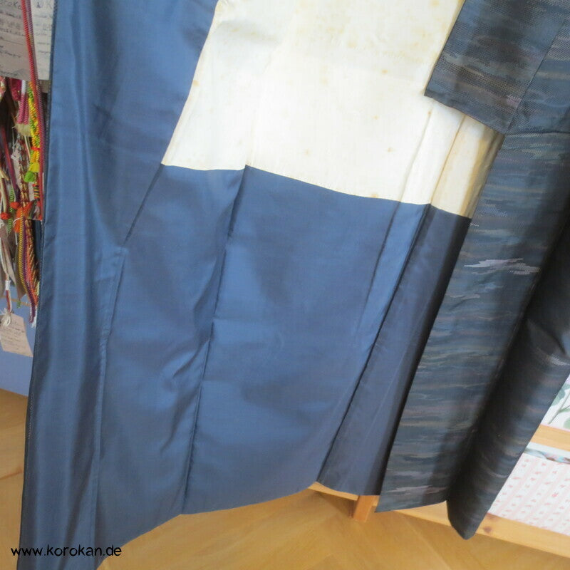 Jacquard gewebte dunkle Nebelschwaden Tsumugi Seiden Kimono, Japan