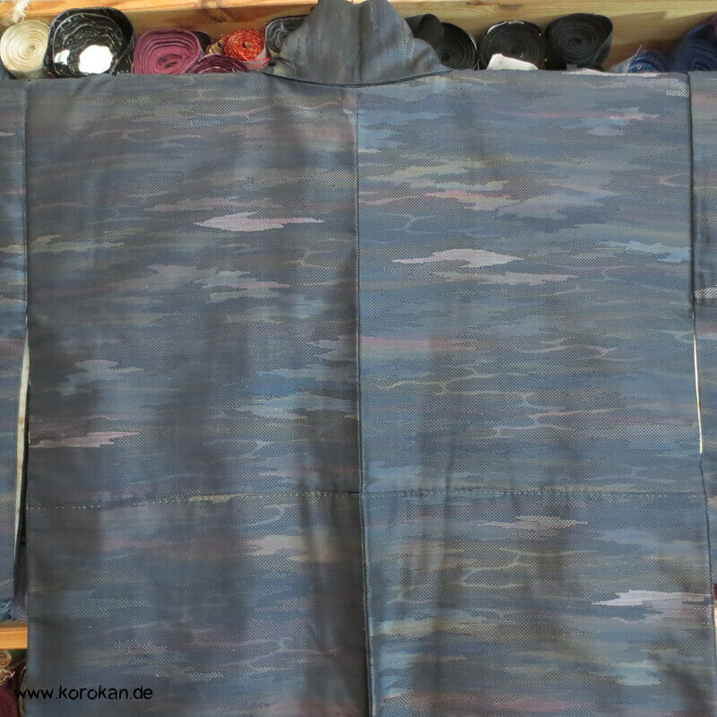 Jacquard gewebte dunkle Nebelschwaden Tsumugi Seiden Kimono, Japan