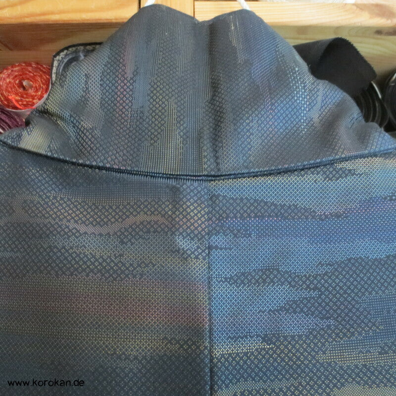 Jacquard gewebte dunkle Nebelschwaden Tsumugi Seiden Kimono, Japan