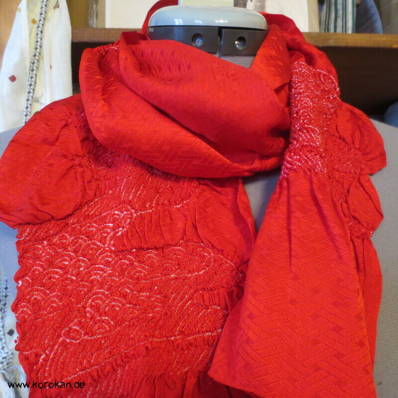 Shibori Egasumi Nebelschwaden Seidendamast Obiage, rot, wie neu
