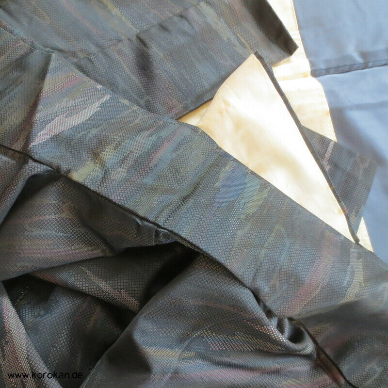 Jacquard gewebte dunkle Nebelschwaden Tsumugi Seiden Kimono, Japan