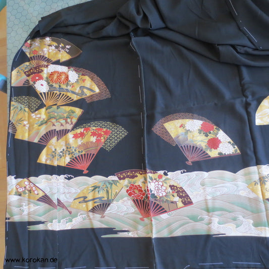 Tomesode treibende Fächer auf Fluss Stickerei Seiden Kimono Karieba