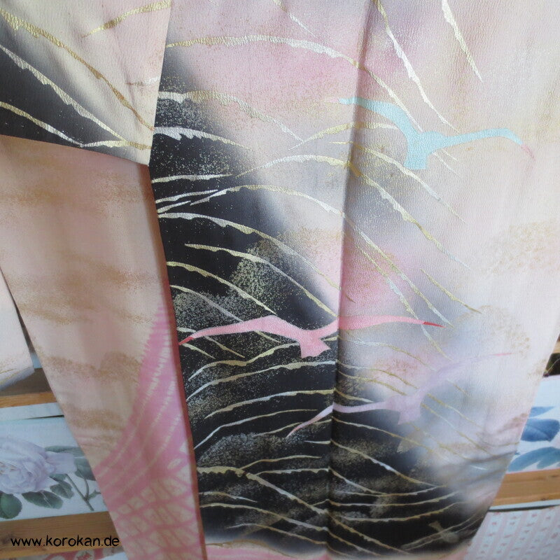 Furisode Kimono, Seiden Chirimen Crepe mit handgemaltem Motiv