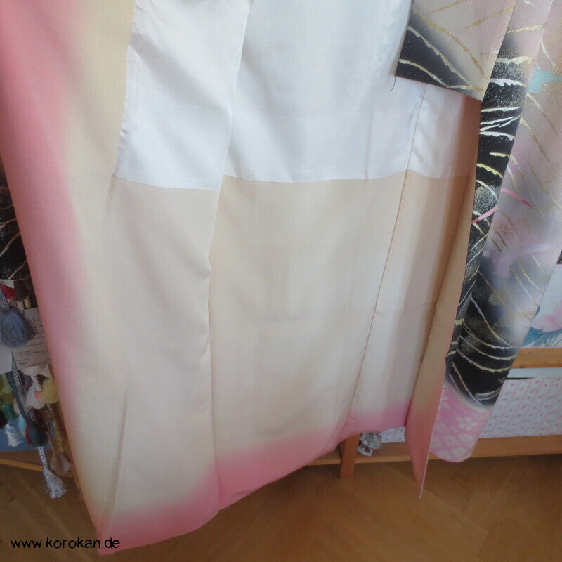Furisode Kimono, Seiden Chirimen Crepe mit handgemaltem Motiv