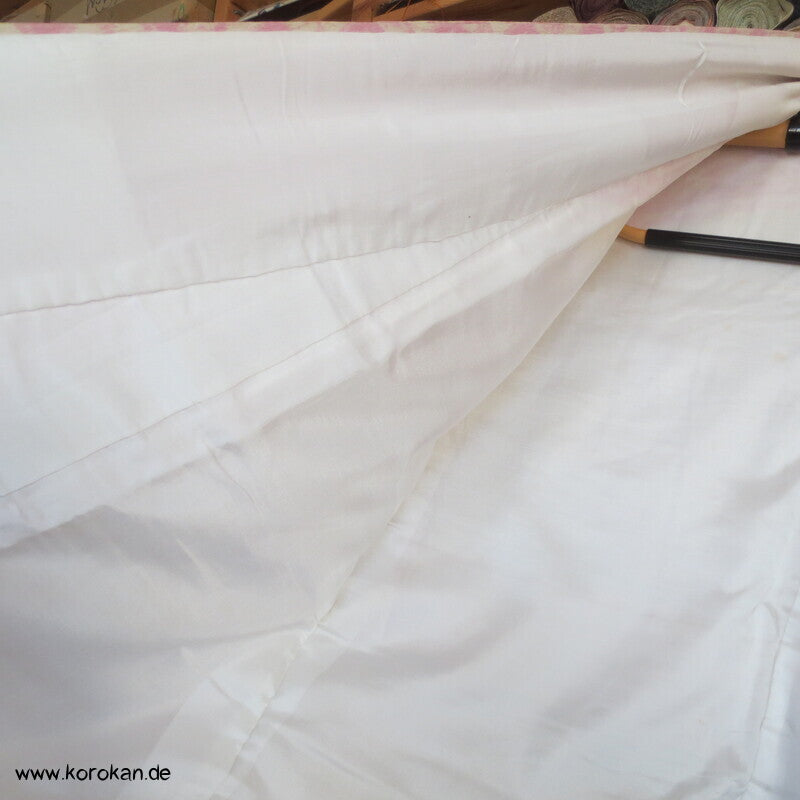 Furisode Kimono, Seiden Chirimen Crepe mit handgemaltem Motiv