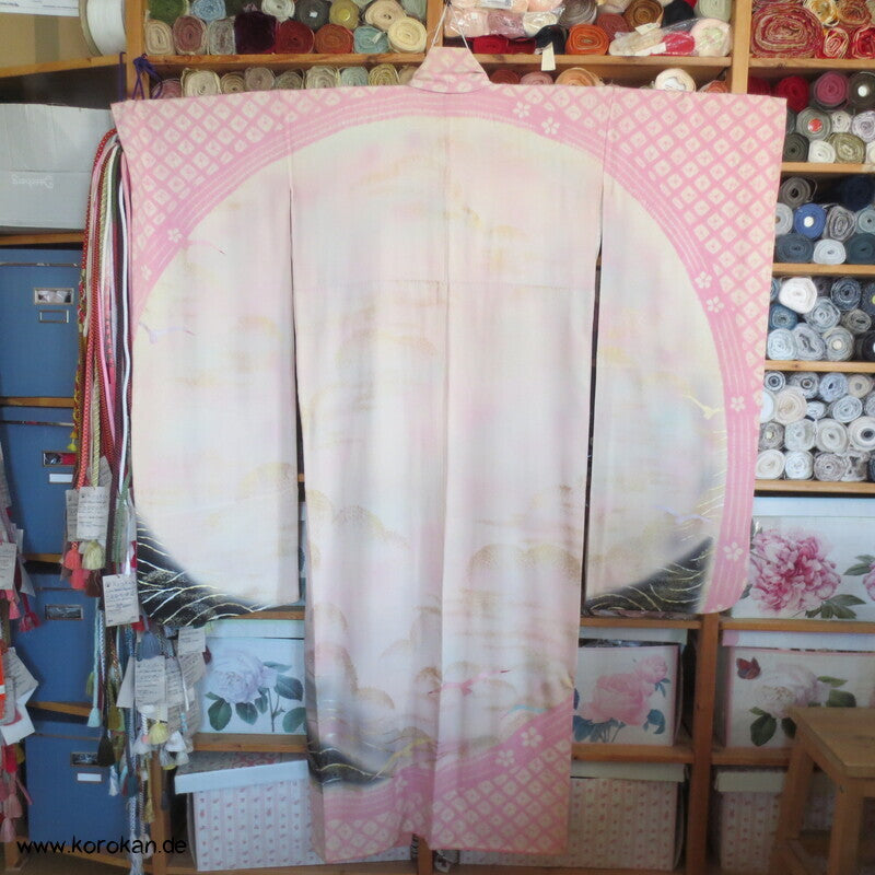 Furisode Kimono, Seiden Chirimen Crepe mit handgemaltem Motiv