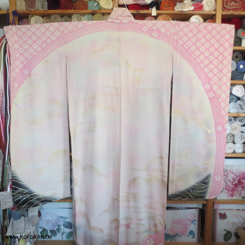 Furisode Kimono, Seiden Chirimen Crepe mit handgemaltem Motiv