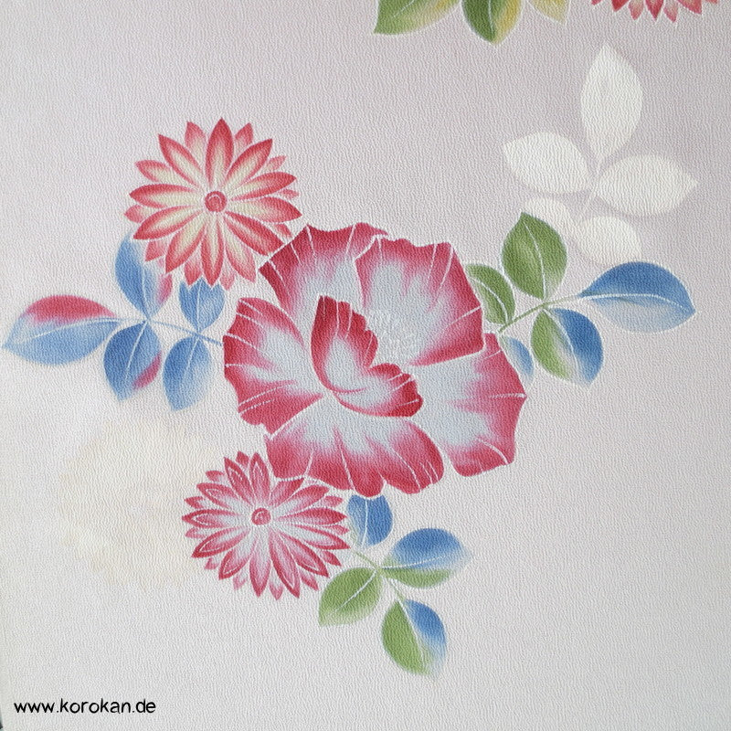 Chrysanthemen und Paeonien, Teilstickerei Yuzen Malerei Tanmono
