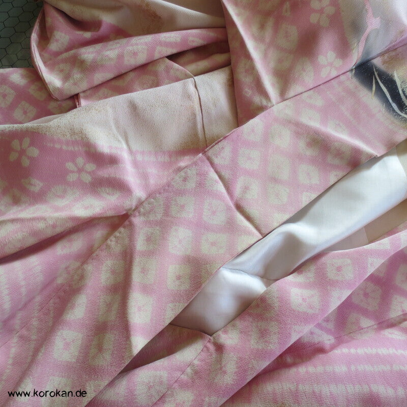 Furisode Kimono, Seiden Chirimen Crepe mit handgemaltem Motiv