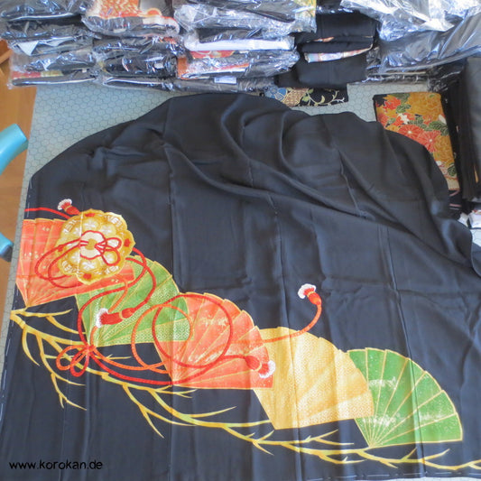 Tomesode Fächer, üppige Stickerei Seiden Kimono Karieba