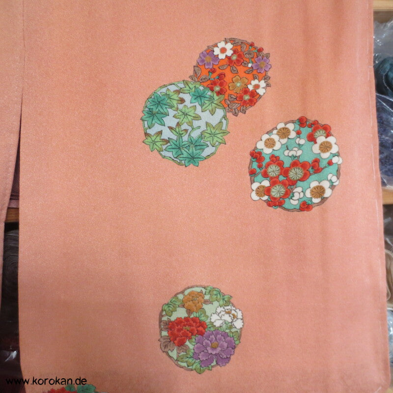 azalee mit bunten Blumenrondellen Komon Kimono