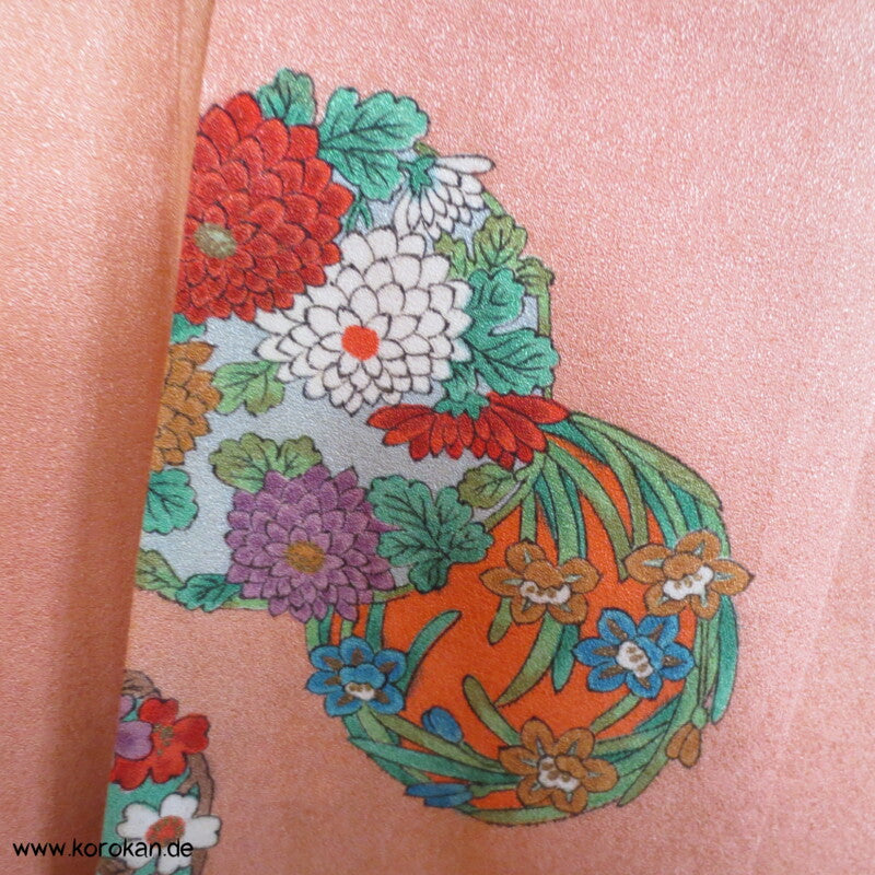 azalee mit bunten Blumenrondellen Komon Kimono