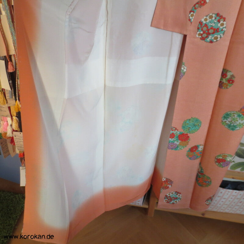 azalee mit bunten Blumenrondellen Komon Kimono