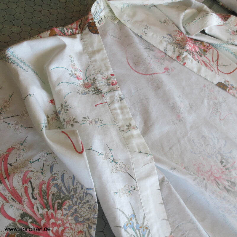 Blumenstrauß Chrysanthemen Nemaki - japanischer Baumwoll Schlaf Kimono