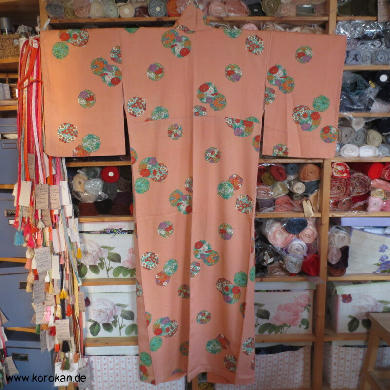 azalee mit bunten Blumenrondellen Komon Kimono