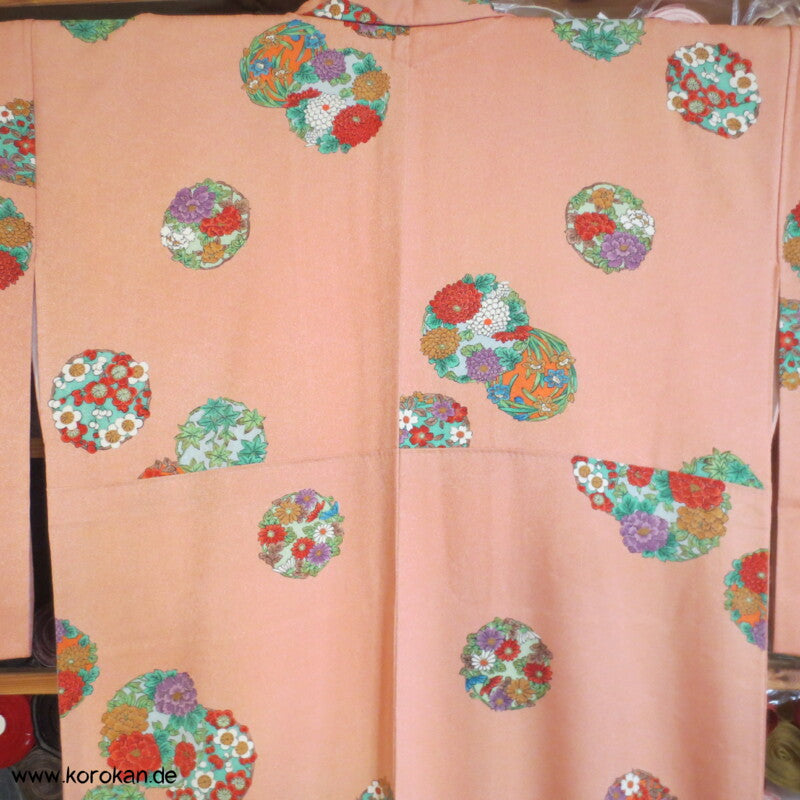azalee mit bunten Blumenrondellen Komon Kimono
