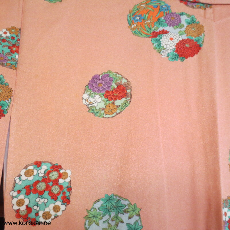 azalee mit bunten Blumenrondellen Komon Kimono