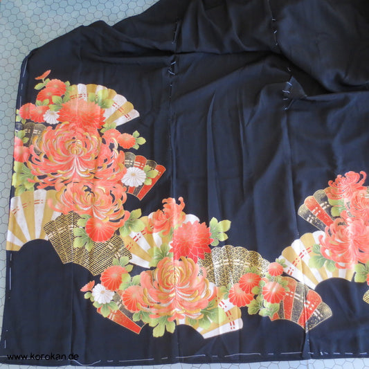 Tomesode Chrysanthemen auf Fächern Seiden Kimono Karieba