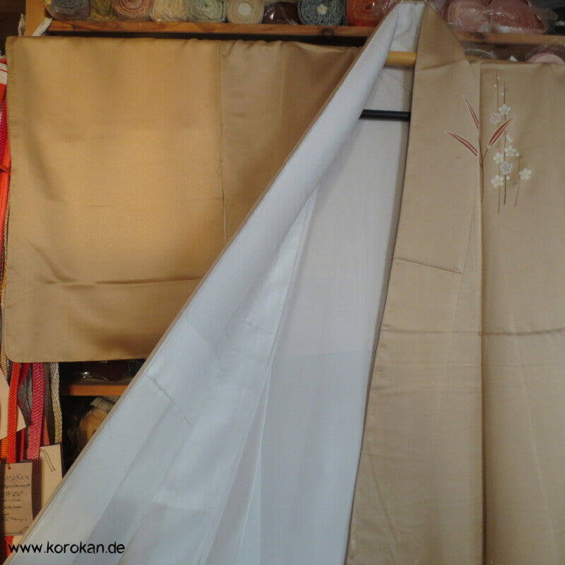 Homongi Kimono gold beige Seidendamast mit Bambusgitter und Blätter