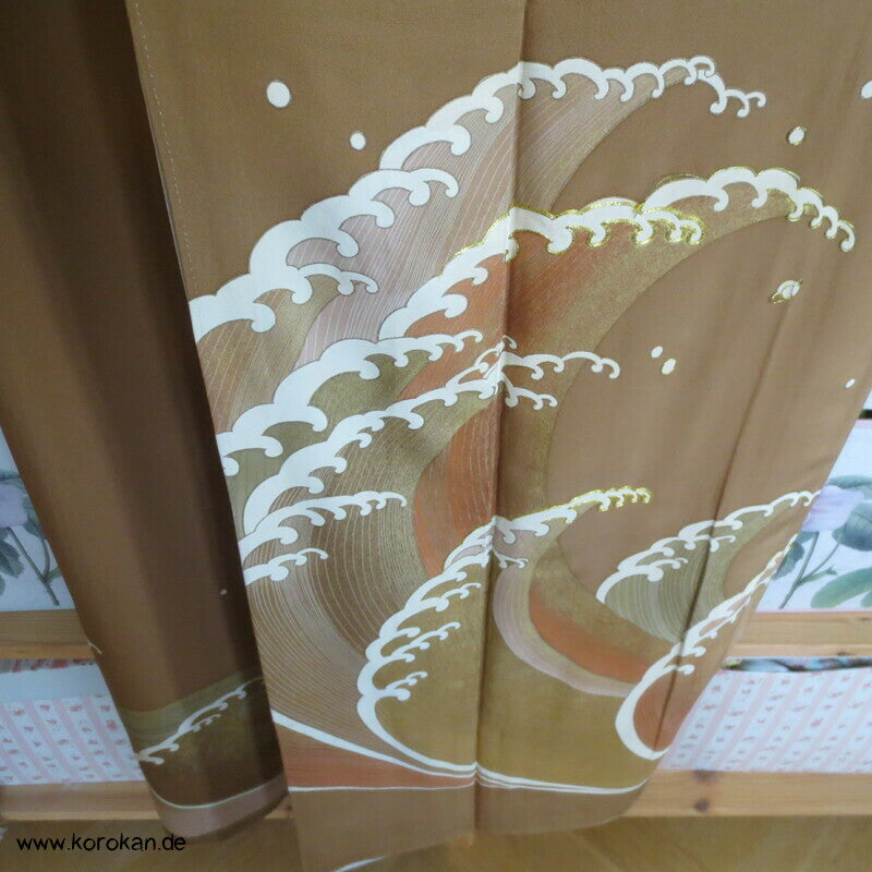 wilde Wellenkämme Iro Tomesode Kimono Seidencrepe