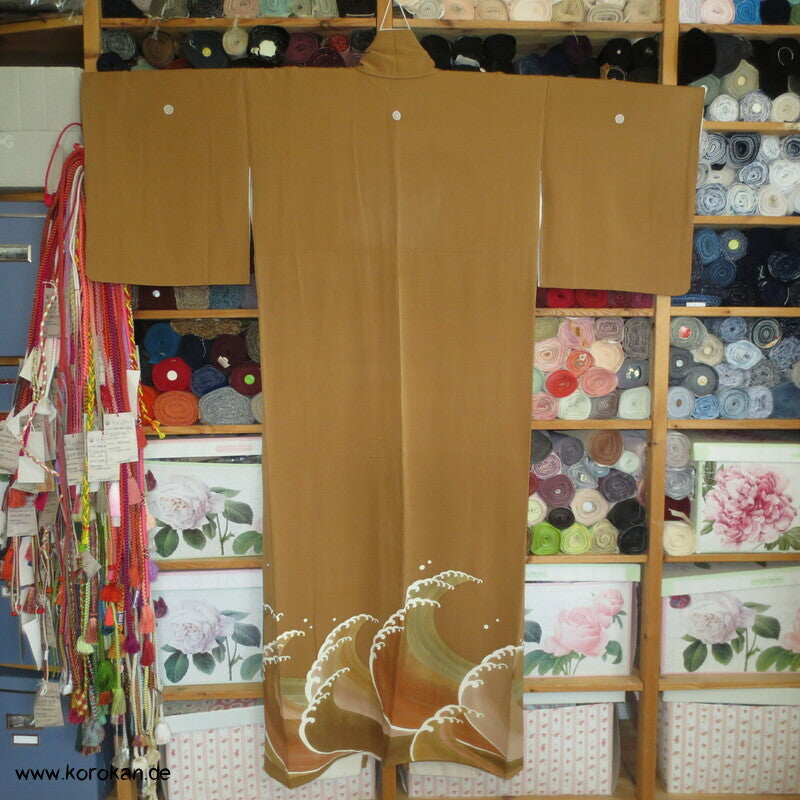 wilde Wellenkämme Iro Tomesode Kimono Seidencrepe
