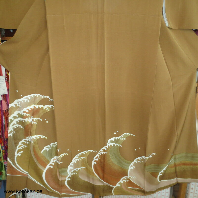 wilde Wellenkämme Iro Tomesode Kimono Seidencrepe