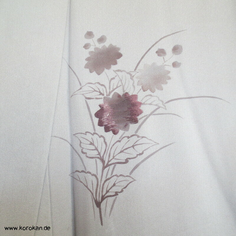 Tsukesage Kimono graumauve Seidendamast teilbestickt
