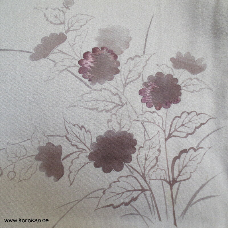 Tsukesage Kimono graumauve Seidendamast teilbestickt