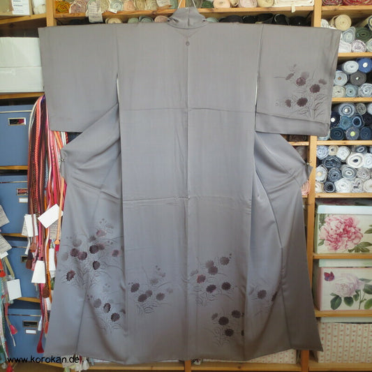Tsukesage Kimono graumauve Seidendamast teilbestickt