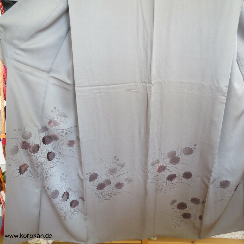 Tsukesage Kimono graumauve Seidendamast teilbestickt