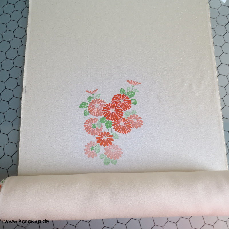 Yuzen Blumen mit Golddruck auf Schneegestöber Tanmono