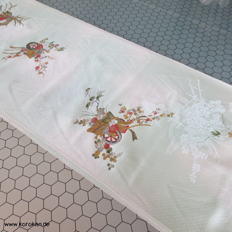 Blumenkarren mit Golddruck Kimono Seide