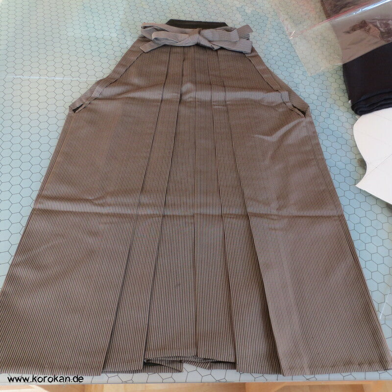 blau - rotbraun, beige gestreifte Hakama Kimonohose - Andon - Rock - Typ