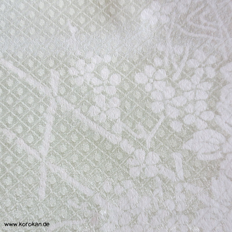 Blumenkarren mit Golddruck Kimono Seide