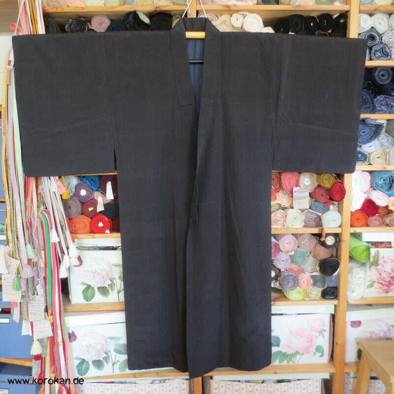 Männer Kimono anthrazit grau fein gestreifte Seide