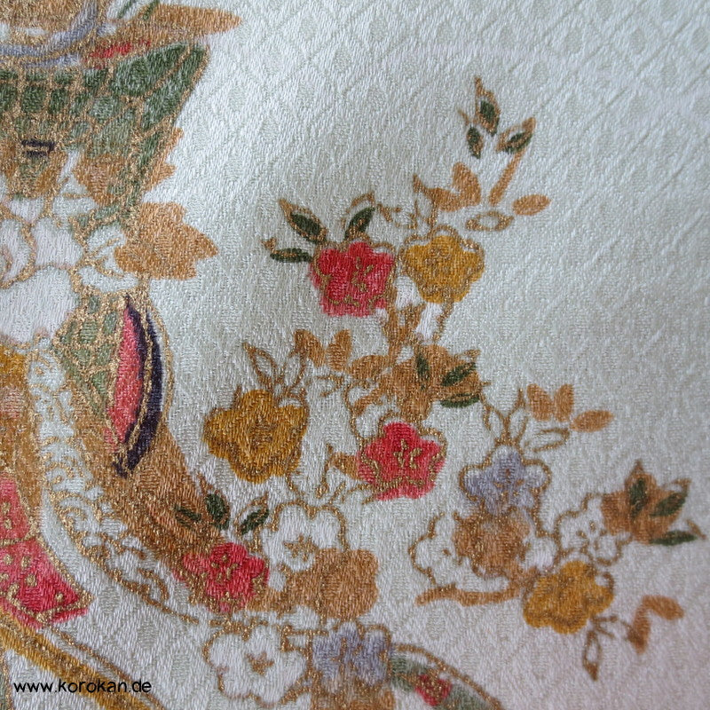 Blumenkarren mit Golddruck Kimono Seide