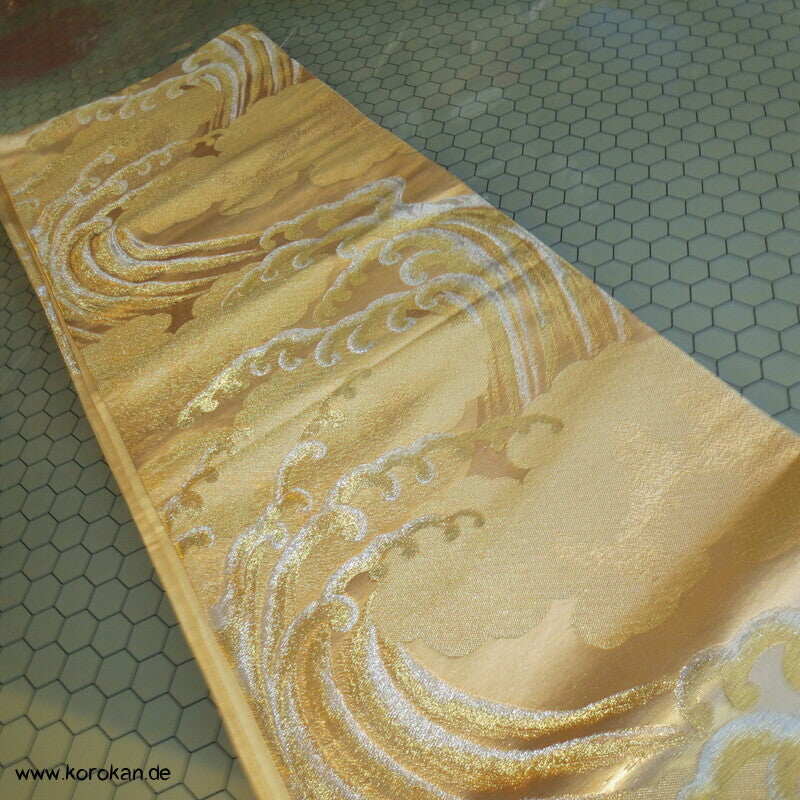 goldene Tsunami Wellen Brokat Fukuro Obi Seidenbrokat Kimonogürtel