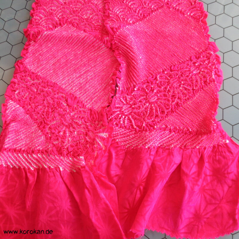 Shibori, Segaiha und Kiku pinker Seiden Obiage
