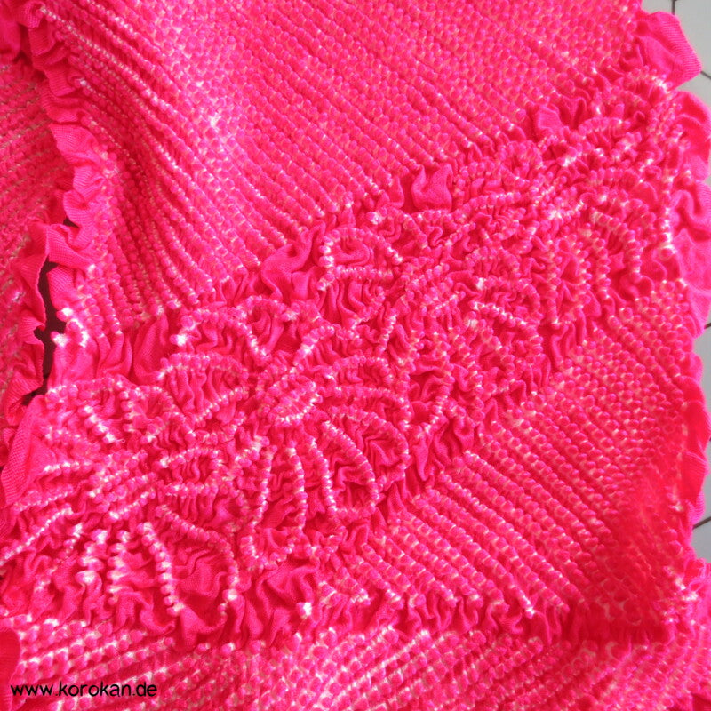 Shibori, Segaiha und Kiku pinker Seiden Obiage