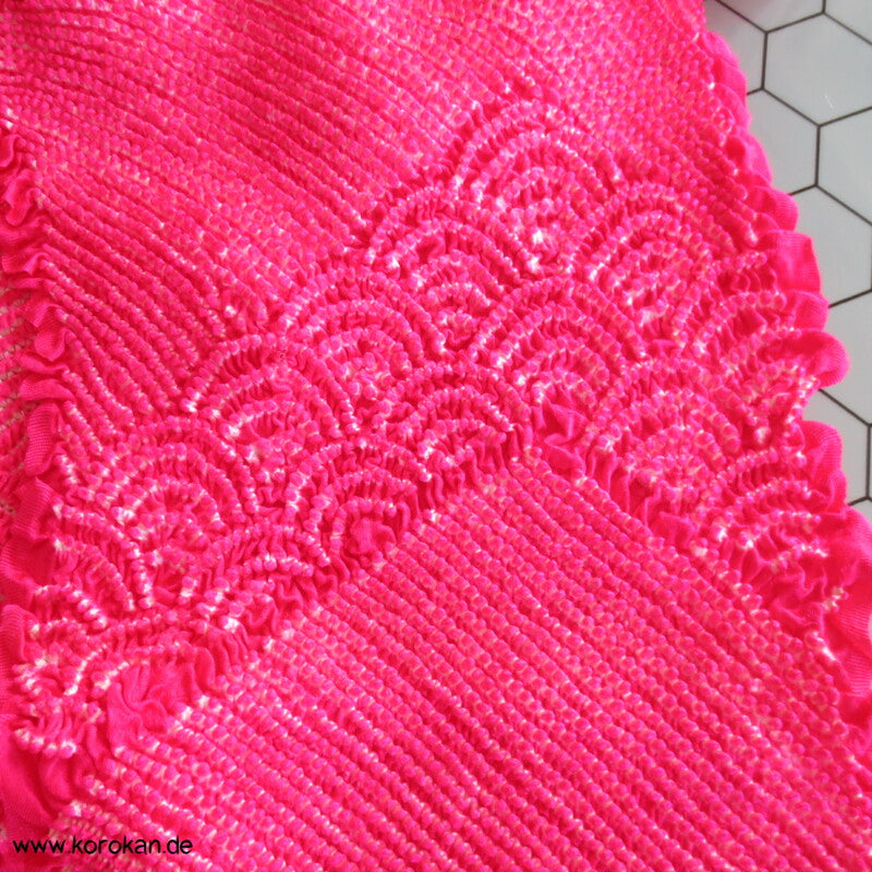 Shibori, Segaiha und Kiku pinker Seiden Obiage