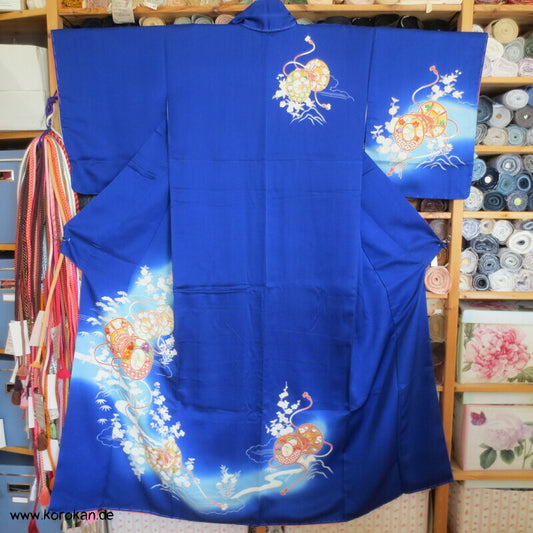 Tsukesage Kimono Seide kobaltblau mit Handtrommeln, teilbestickt