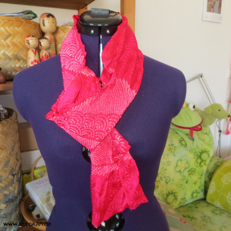 Shibori, Segaiha und Kiku pinker Seiden Obiage