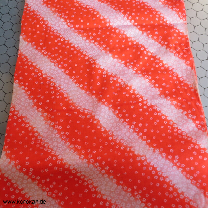 Juban Kimono Wollmusselin Millefleur in diagonalen Streifen