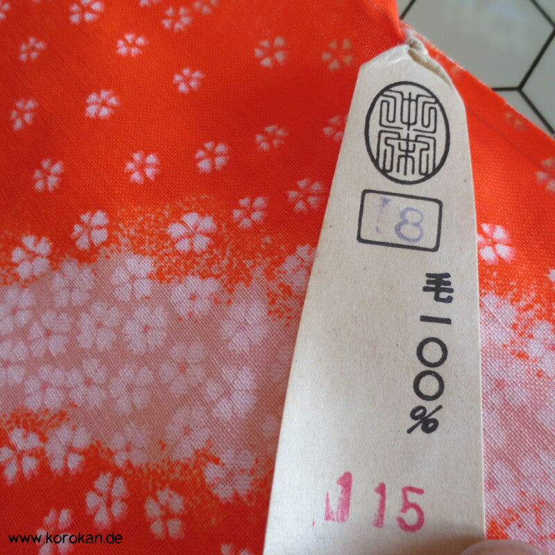 Juban Kimono Wollmusselin Millefleur in diagonalen Streifen