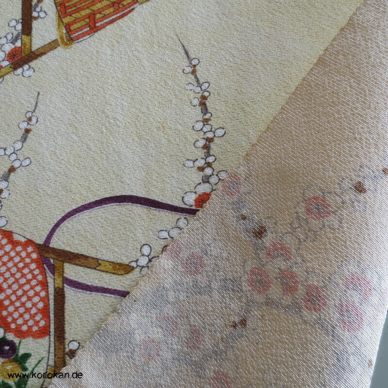 Tagasode, Kimono Hänger Chirimen Crepe Kimono Seide