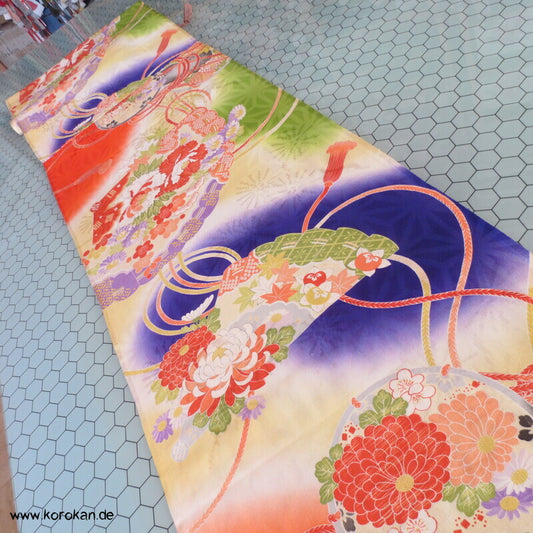 Araihari Kimono Seidendamast - klassische japanische Muster