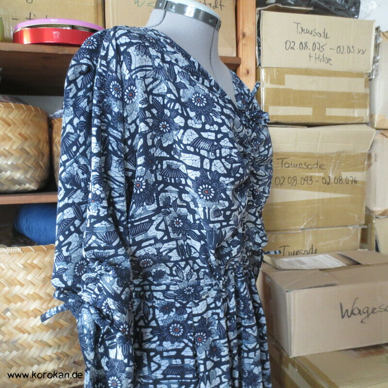 Zero Waste Kleid Bingata Batik Chirimen Crepe Seide